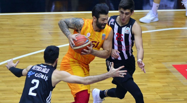 Galatasaray'da Göksenin Köksal 2 hafta yok Galatasaray'da Göksenin Köksal 2 hafta yok