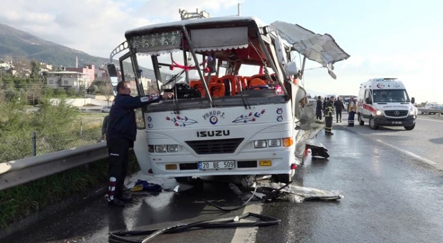 Hatay’da tır, midibüse çarptı: 1 ölü, 8 yaralı Hatay’da tır, midibüse çarptı: 1 ölü, 8 yaralı