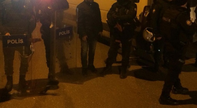 HDP il binasına operasyon: 7 gözaltı HDP il binasına operasyon: 7 gözaltı