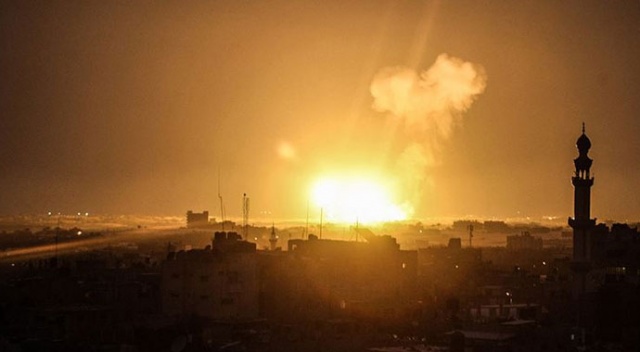 İsrail Hamas'a ait bir mevziyi daha vurdu İsrail Hamas'a ait bir mevziyi daha vurdu