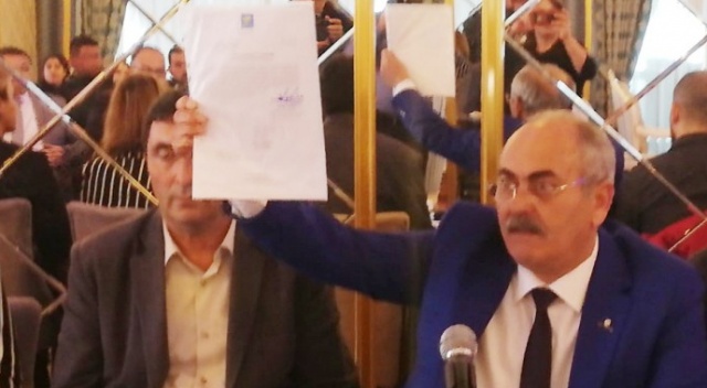 İzmir'de İYİ Parti'den toplu istifa İzmir'de İYİ Parti'den toplu istifa