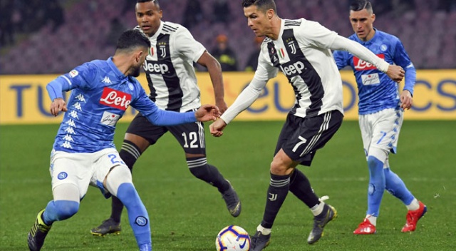Juventus zirveyi açtı