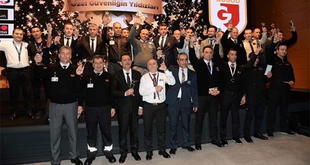 Kahraman güvenlik görevlileri ödüllendirildi Kahraman güvenlik görevlileri ödüllendirildi