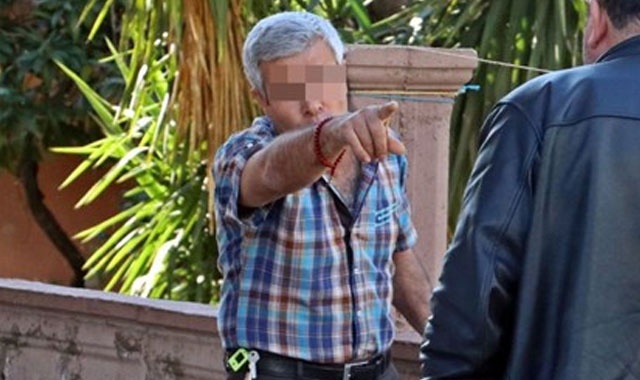 Karısı tarafından bıçaklandı, haber için başlık verdi: Yaz gazeteci