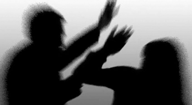 Karısını dövdü, 5 yıl 7 ay hapis cezası aldı Karısını dövdü, 5 yıl 7 ay hapis cezası aldı