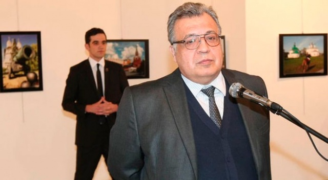 Karlov suikastı davasında 2 sanığa tahliye Karlov suikastı davasında 2 sanığa tahliye