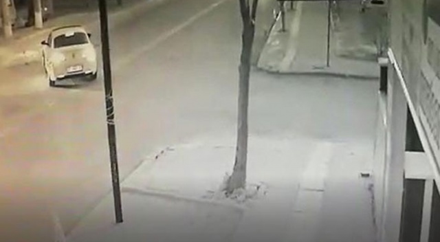 Menderes Türel'in eşi trafik kazası geçirdi Menderes Türel'in eşi trafik kazası geçirdi
