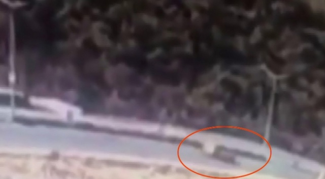Otomobil tutkunu genç dere yatağına böyle uçtu Otomobil tutkunu genç dere yatağına böyle uçtu