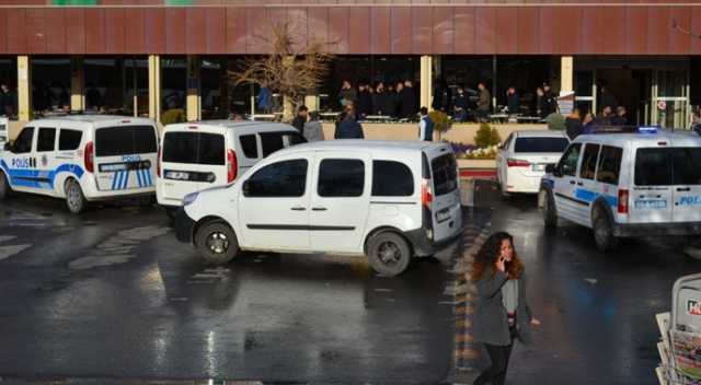 Polis memuruna kurşun yağdırdılar