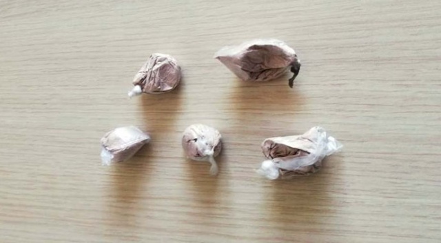 Polisin yol kontrolünde eroin ele geçirildi