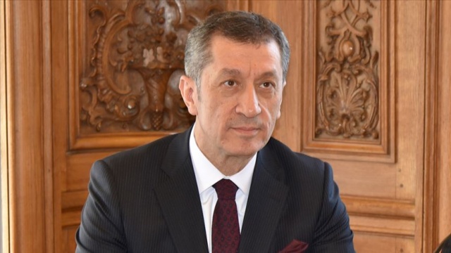 Selçuk: Bu kadar çocuğu okullaştırmak dünya tarihinde bir başarı Selçuk: Bu kadar çocuğu okullaştırmak dünya tarihinde bir başarı