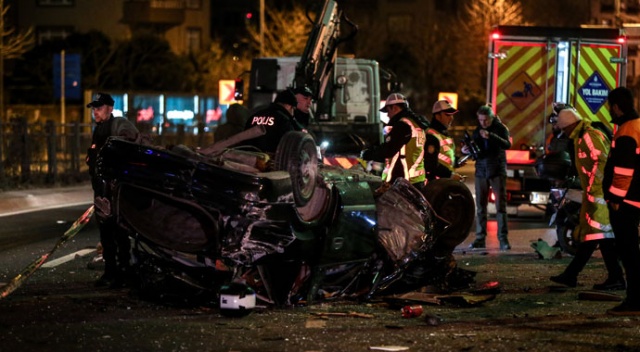 Şişli'de kontrolden çıkan otomobil takla attı: 2 yaralı