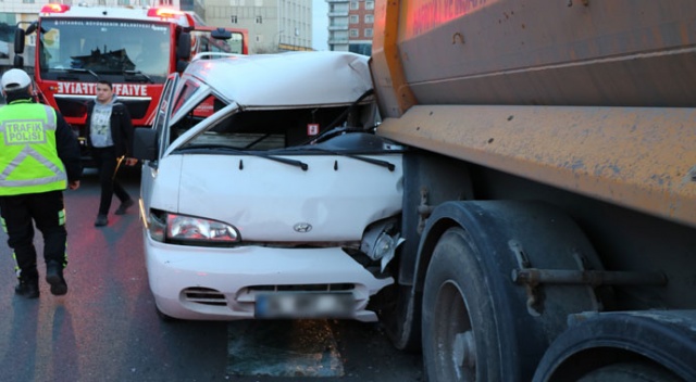 Sultanbeyli&#039;de trafik kazası: 1 yaralı