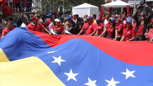 Venezuela'da iktidar ve muhalefet yeniden sokağa iniyor Venezuela'da iktidar ve muhalefet yeniden sokağa iniyor