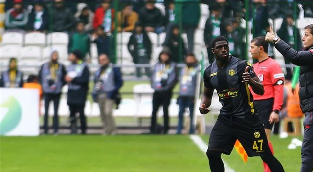 Yeni Malatyaspor'da yeni transferlerin sakatlık şanssızlığı Yeni Malatyaspor'da yeni transferlerin sakatlık şanssızlığı