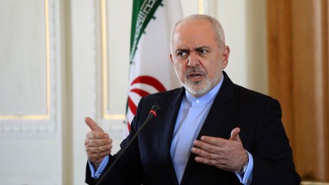 Zarif'ten 'her kurumun ayrı bir dış siyaseti olamaz' eleştirisi Zarif'ten 'her kurumun ayrı bir dış siyaseti olamaz' eleştirisi