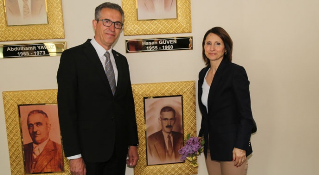 93 yıl önce dedesi başkandı, şimdi koltuğa torunu oturdu