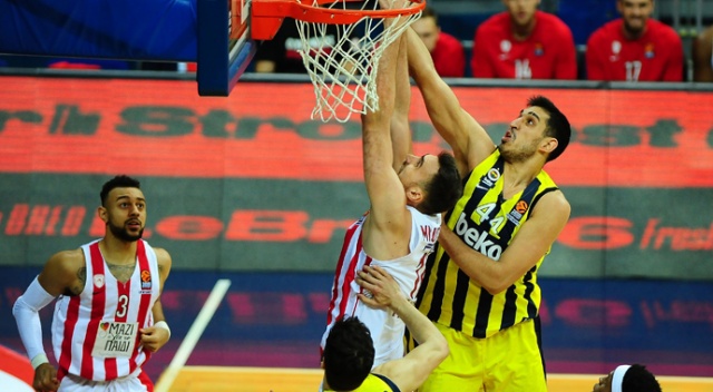 Ahmet Düverioğlu üç yıl daha Fenerbahçe'de