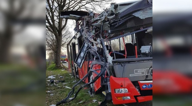 Almanya&#039;da otobüs kazası: 2&#039;si ağır 20 öğrenci yaralandı