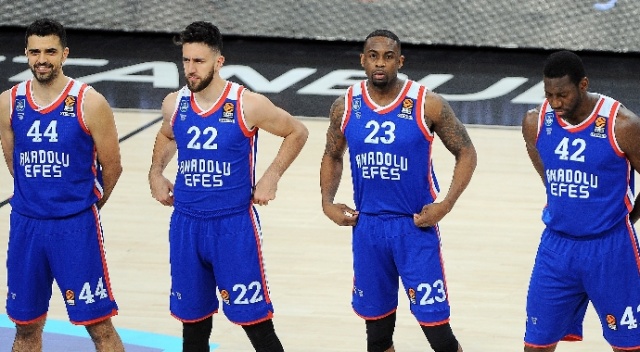 Anadolu Efes, Final-Four aşkına parkeye çıkıyor