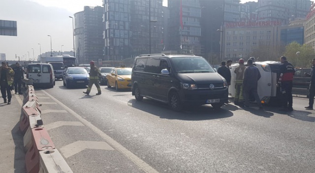 Bariyerlere çarpan araç takla attı, E-5’te trafik durma noktasına geldi