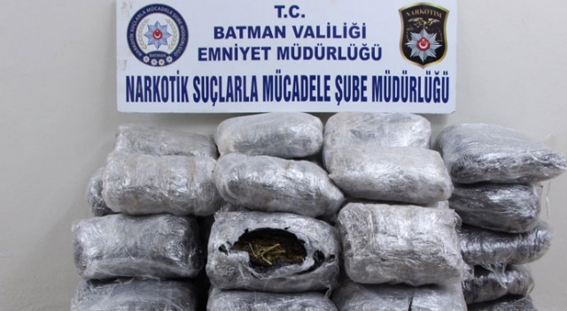 Batman’da 214 kilogram esrar ele geçirildi Batman’da 214 kilogram esrar ele geçirildi