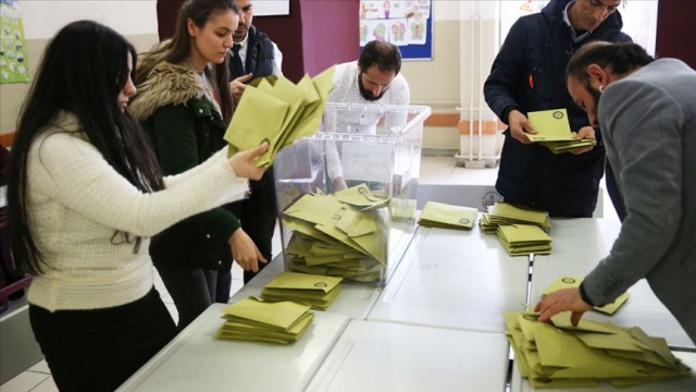 Beylikdüzü ve Şişli'de geçersiz oylar yeniden sayılacak Beylikdüzü ve Şişli'de geçersiz oylar yeniden sayılacak