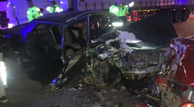 Bilecik'te meydana gelen trafik kazasında 2'si ağır 5 kişi yaralandı Bilecik'te meydana gelen trafik kazasında 2'si ağır 5 kişi yaralandı