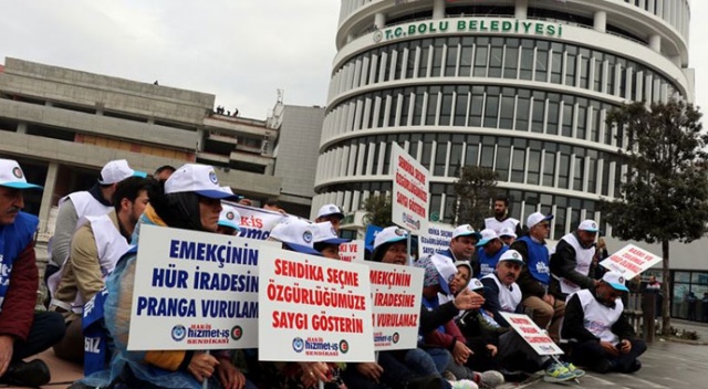 Bolu Belediyesi'nde işten çıkarılan işçilerden oturma eylemi