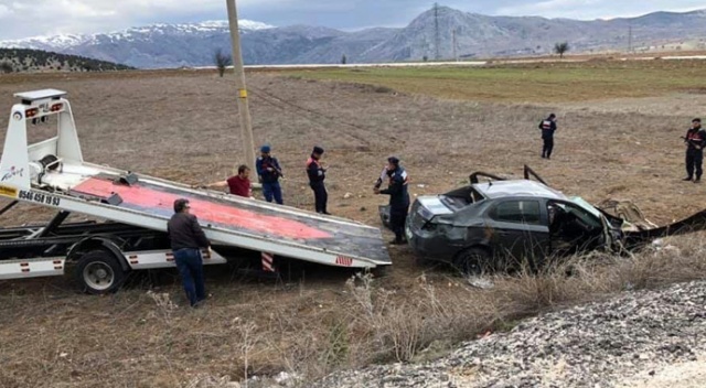 Burdur'da feci kaza: 3 ölü, 2 yaralı