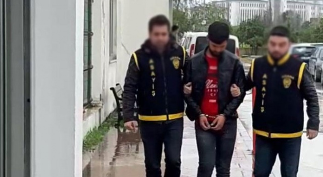 Cep telefonunu böyle çaldı, arkadaşına hediye etti