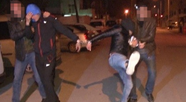 Cezaevi firarileri, hırsızlık için girdikleri evde suçüstü yakalandı Cezaevi firarileri, hırsızlık için girdikleri evde suçüstü yakalandı
