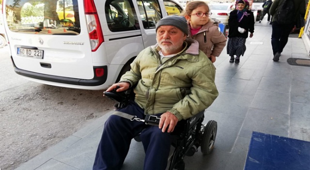 Dede ile torunun engelleri aşan gezisi Dede ile torunun engelleri aşan gezisi