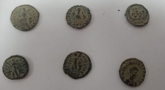 Diyarbakır'da Roma dönemine ait 180 sikke ele geçirildi Diyarbakır'da Roma dönemine ait 180 sikke ele geçirildi