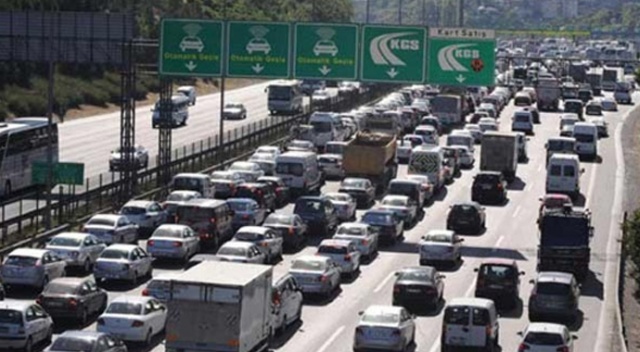 E-5 karayolunda kapalı yollar nedeniyle trafik yoğunluğu oluştu E-5 karayolunda kapalı yollar nedeniyle trafik yoğunluğu oluştu