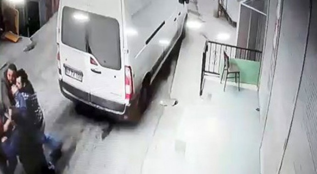 Ekmek kavgasında burnu kırıldı