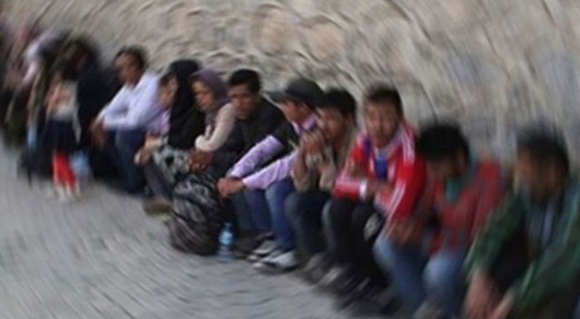 Erzincan&#039;da 82 düzensiz göçmen yakalandı