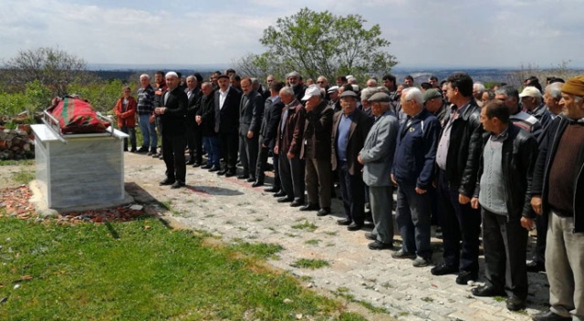 Eski muhtar arkadaşının mazbata sevincini yaşarken öldü Eski muhtar arkadaşının mazbata sevincini yaşarken öldü