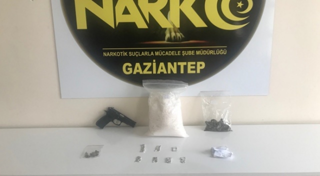 Gaziantep'te 12 adrese eş zamanlı operasyon: 22 gözaltı Gaziantep'te 12 adrese eş zamanlı operasyon: 22 gözaltı