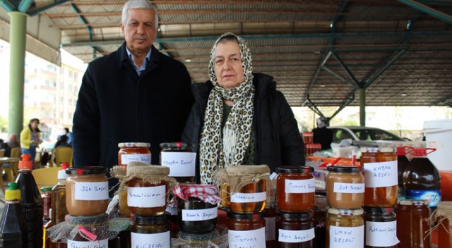 Gezmekten sıkılıp reçel işine girdiler, şimdi siparişe yetişemiyorlar Gezmekten sıkılıp reçel işine girdiler, şimdi siparişe yetişemiyorlar