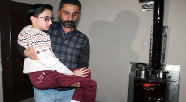 Gün geçtikçe kasları eriyor