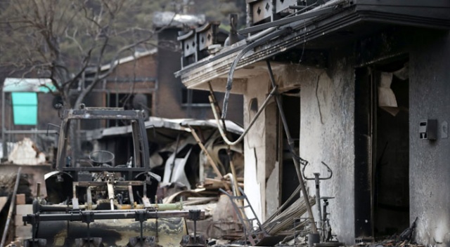 Güney Kore&#039;de orman yangını kontrol altına alındı, 478 ev yandı