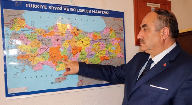 Hafızasında 81 ilin ilçelerini, valilerini, telefon ve plaka kodlarını tutuyor