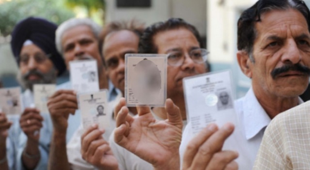 Hindistan'da  6 hafta sürecek parlamento seçimleri başladı