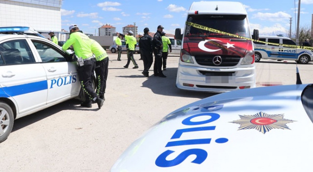 İndiği servis minibüsünün altında kalan öğrenci öldü İndiği servis minibüsünün altında kalan öğrenci öldü