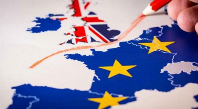 İngiliz Parlamentosu 4 Brexit senaryosunu reddetti
