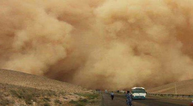 Irak’ta kum fırtınası: 5 ölü Irak’ta kum fırtınası: 5 ölü