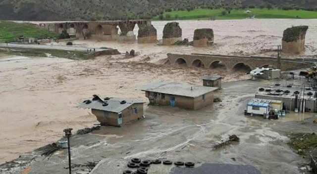 İran’daki sel felaketinde 730 tarihi yapı zarar gördü İran’daki sel felaketinde 730 tarihi yapı zarar gördü