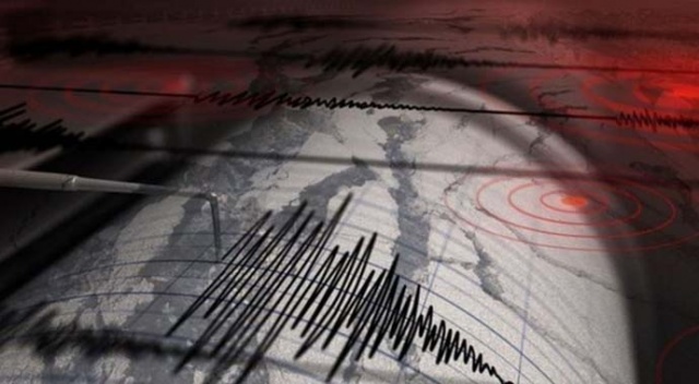 İzmir'de deprem