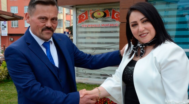 Kardeşlerden biri doğduğu, diğeri yaşadığı mahalleye hizmet edecek